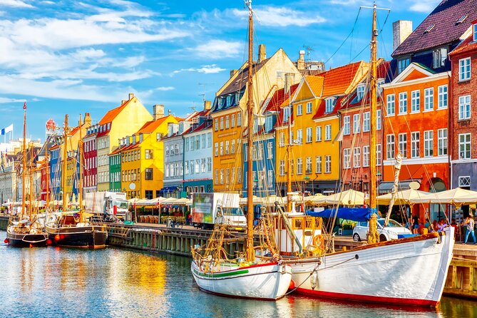 2-Hour Walking Introduction to Copenhagen and its Main Sights - Price and what you are actually paying for