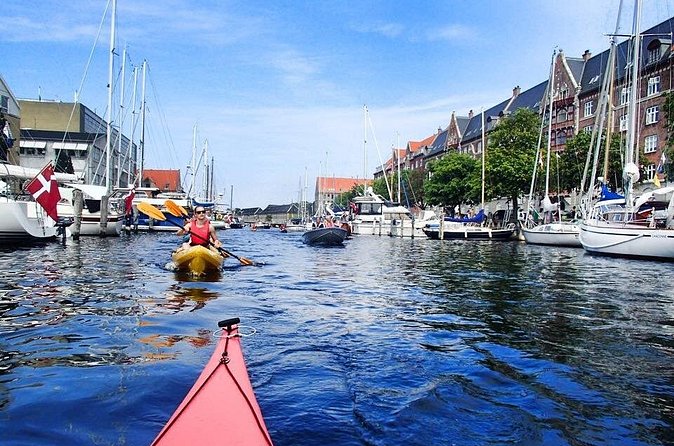 2 Hours Guided Kayak Tour in Copenhagen Harbor - Palace views you cannot get on foot