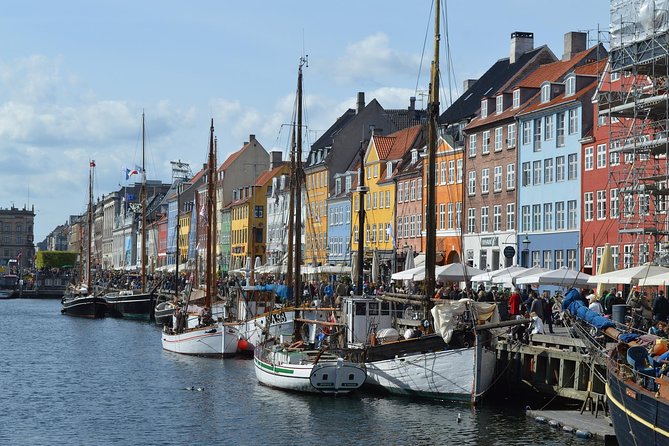 3h walking tour, small group max 10 people Copenhagen - Meet at Fiolstræde 42, then expect the route to flex