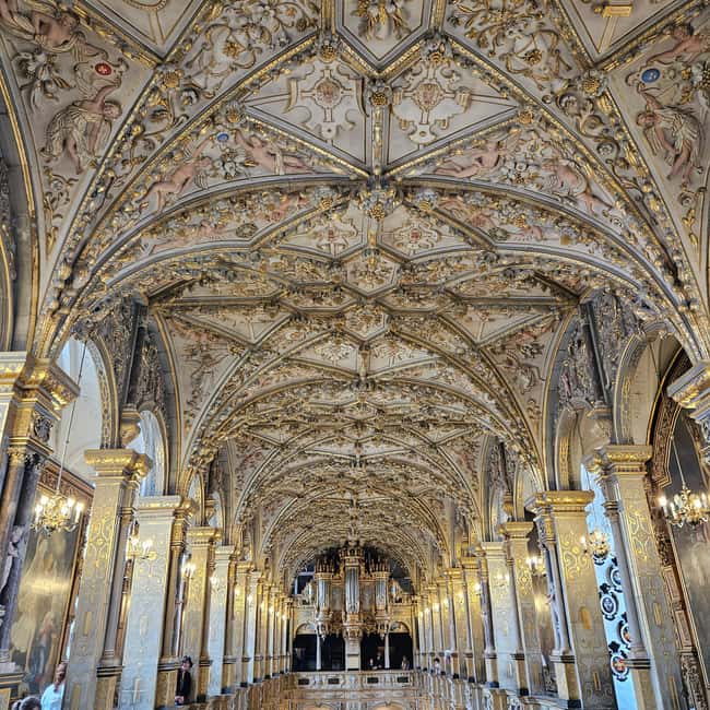 A Big Easy Tour; Cathedral, Viking Ships & Palace - The Day’s Rhythm, Pickup From Copenhagen, and How the Guide Keeps It Easy