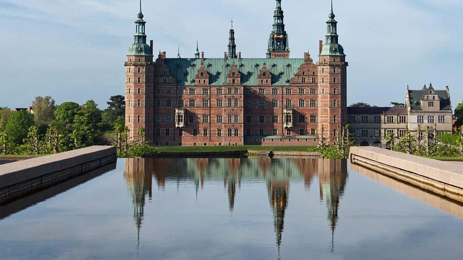 A Big Easy Tour; Cathedral, Viking Ships & Palace - Who This Tour Suits Best (and Who Should Skip It)