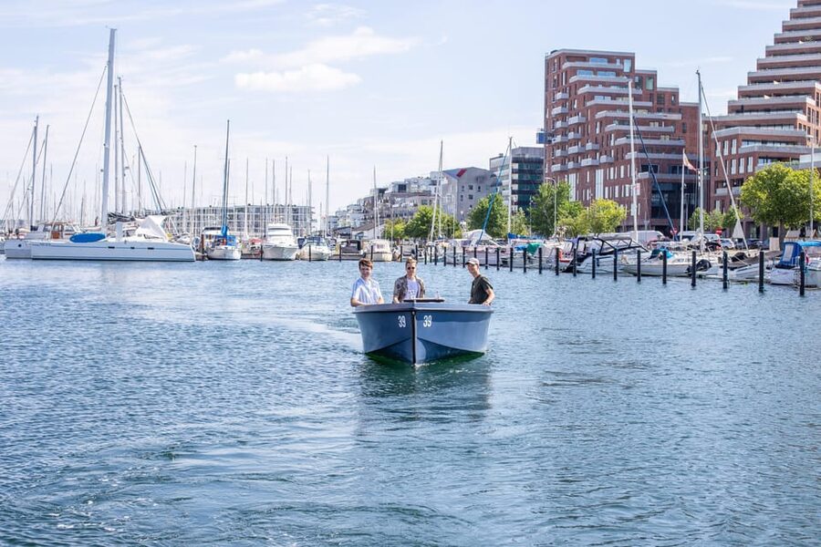 Aarhus: 1 or 1,5 Hour Boat Rental - No License Required - What you can bring, what you should skip, and comfort tips