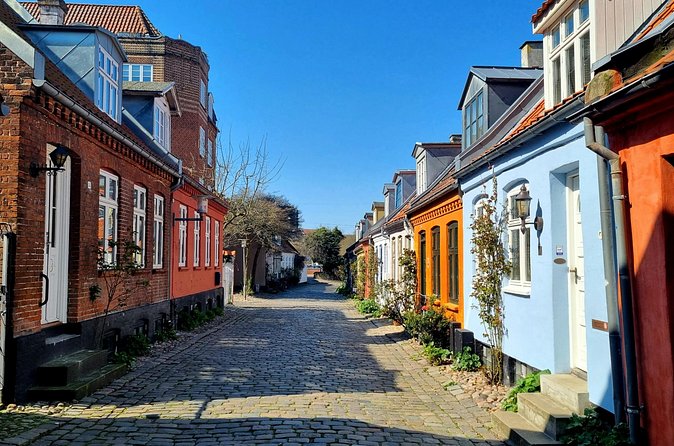 Aarhus Mystery Quest: Outdoor Exploration Game and Tour - Aarhus Theatre: when performing arts become part of the mystery