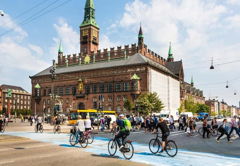 Bike Tour of Copenhagen: The Little Mermaid & Hidden Gems - Amalienborg Palace and the royal thread through the city