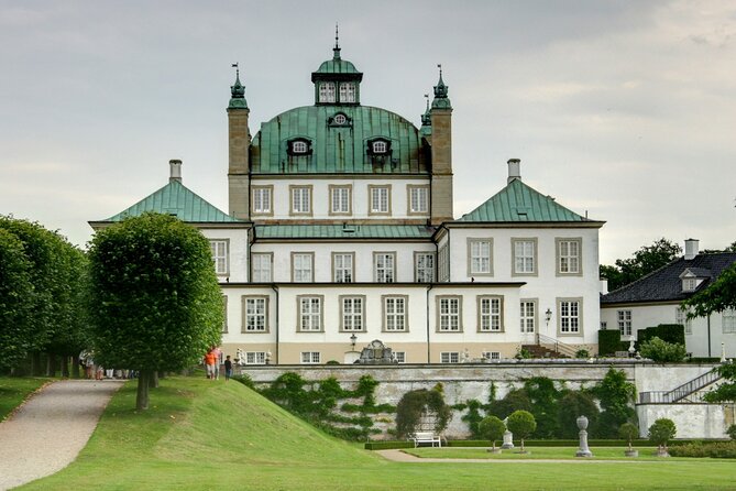 Castles of Kronborg and Frederiksborg from Copenhagen by Car - Getting picked up in Copenhagen, then riding in comfort