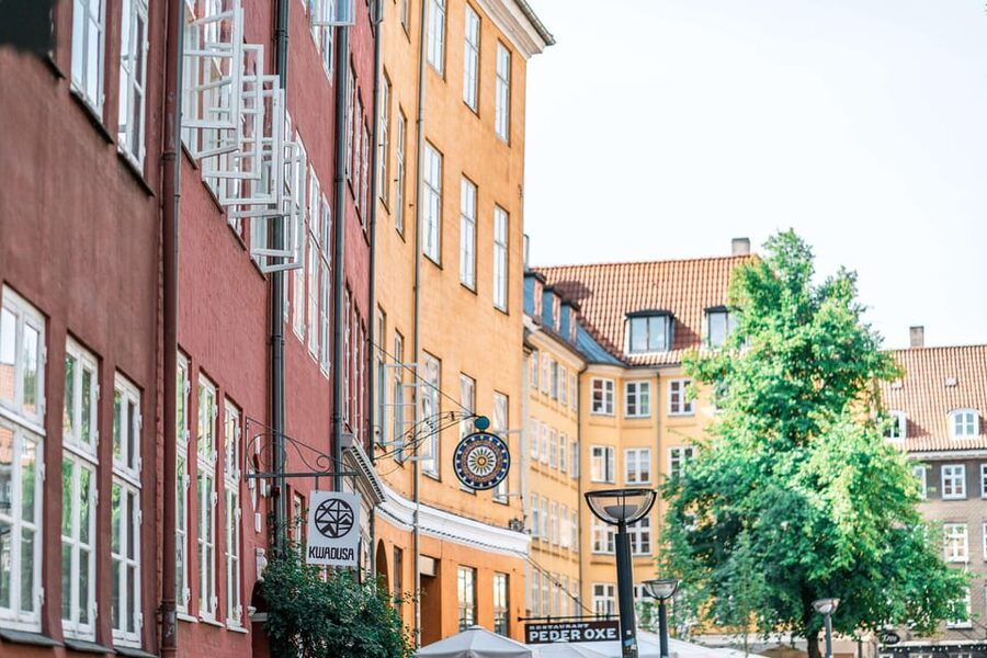 Copenhagen: 2-hour Old Town Private Walking Tour - Strolling Strøget and Amagertorv, old streets with a modern rhythm