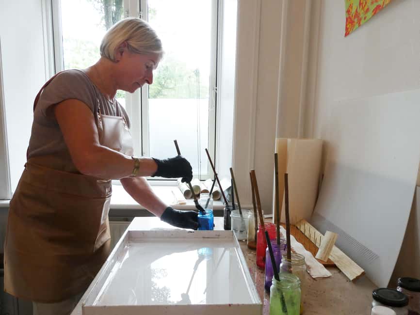 Copenhagen (2-Hour Paper Marbling Workshop with Goda) - How paper marbling works: size, carrageenan, and the big surprise