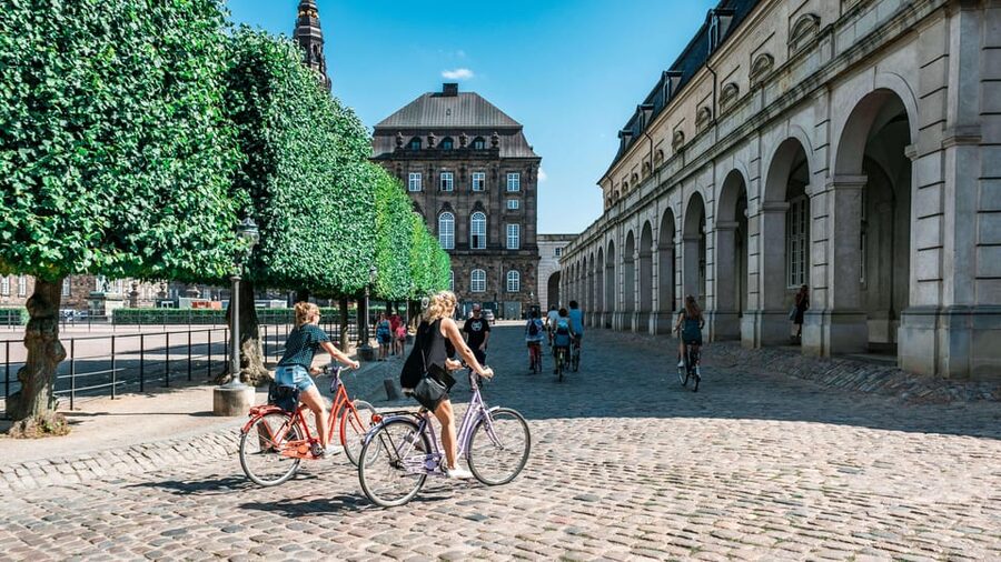Copenhagen: 3-hour Private Guided Bike Tour - Torvehallerne and the Castle Area: The Mix of City Life and Royal Grounds