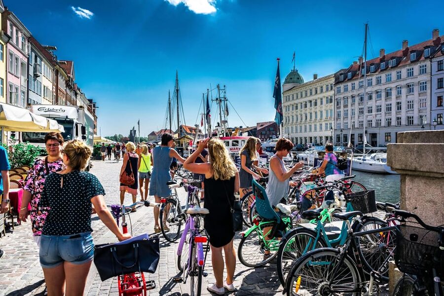 Copenhagen: 3-hour Private Guided Bike Tour - Nyhavn and a Local Café Break With Coffee and Snacks