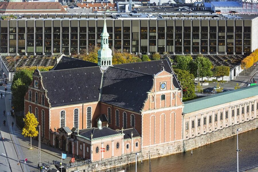 Copenhagen: A guided walk for first-timers in the city - Nyhavn, Amalienborg, and a finale that sets up your evening plans