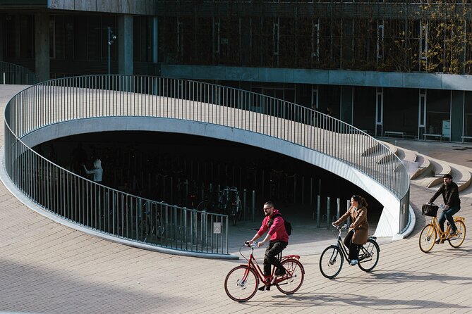 Copenhagen Architecture and Sustainability Tour with local Guide - The ride itself: start point, distance, and how it feels