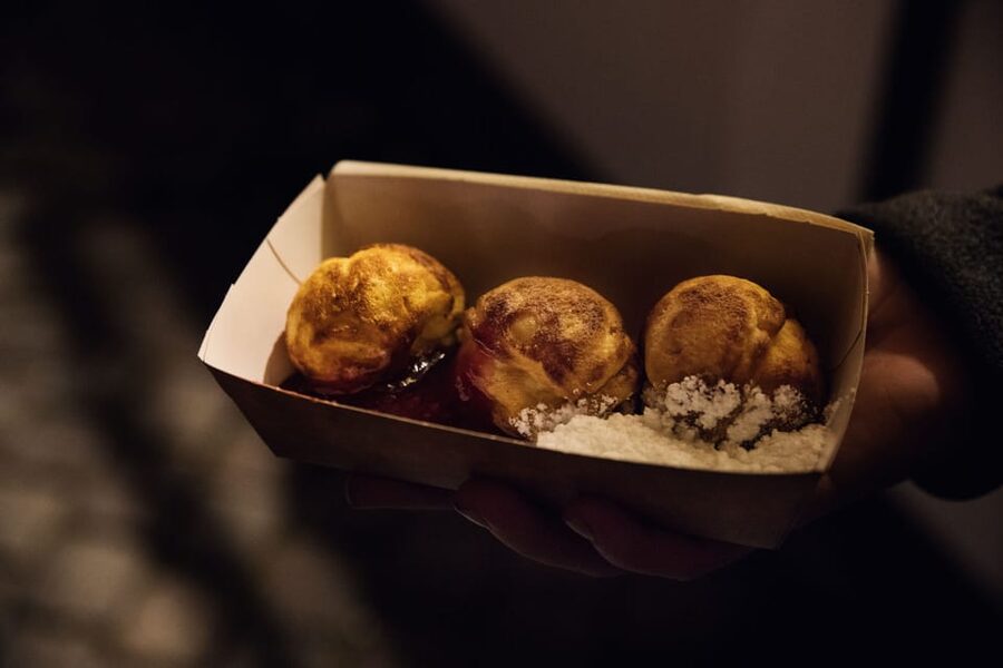 Copenhagen: Christmas Walking Tour with Treats and Drinks - Dancing around a tree and a traditional Christmas game