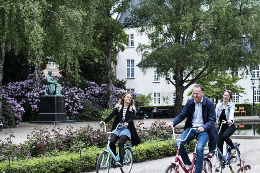 Copenhagen: City Highlights Guided Bike Tour - The 2-hour format: pacing that keeps you moving and still lets you see
