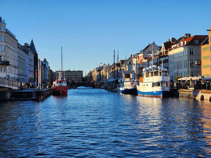 Copenhagen Combo: Walking Tour, Harbor Ferry & Royal Guards - Café stop before the Changing of the Guards, the most practical kind of magic