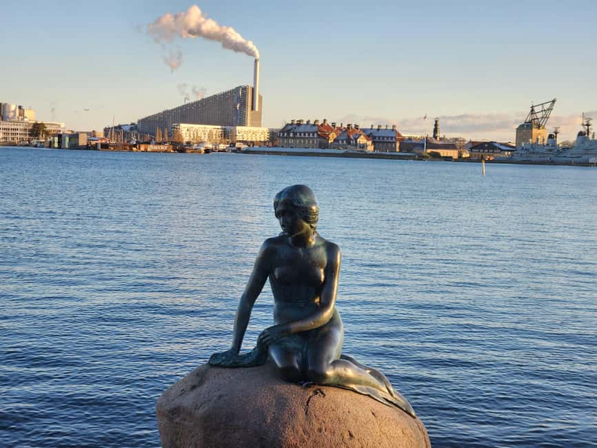 Copenhagen Combo: Walking Tour, Harbor Ferry & Royal Guards - The first walking stretch, 50 minutes of Copenhagen momentum