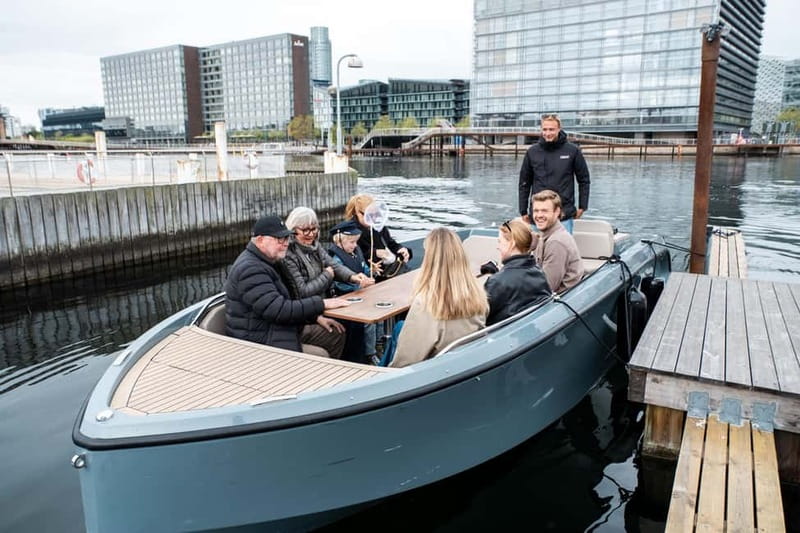 Copenhagen: Electric Canal Tour with Guide and Hot Drink - Free Ønsk coffee or tea, plus the winter comfort factor