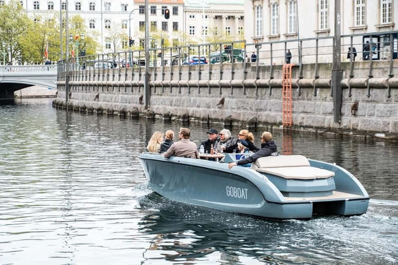 Copenhagen: Electric Canal Tour with Guide and Hot Drink - Price and value: why $28 can make sense for a first day