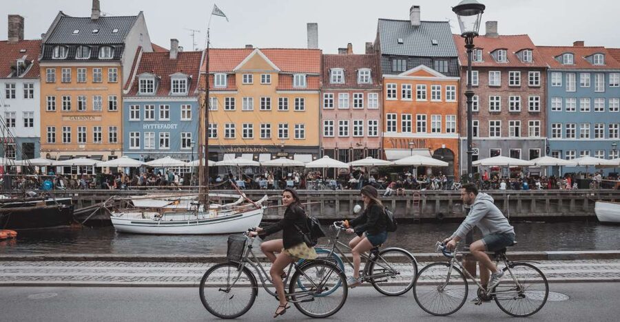 Copenhagen: Express Walk with a Local in 60 minutes - Copenhagen in 60 Minutes: what an express walk really gives you