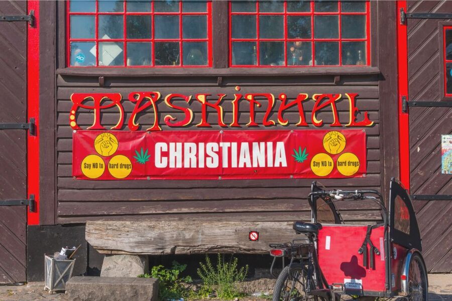 Copenhagen: Guided Tour of Vesterbro and Christianshavn - Starting at Viktoriagade 8, Mikkeller Bar area