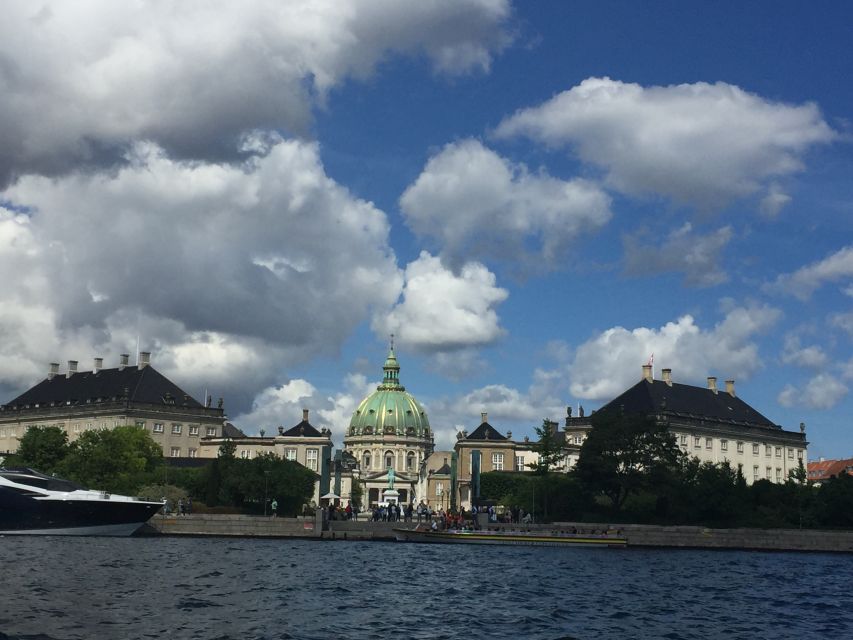 Copenhagen: Guided Walking Tour - Nyhavn and Amalienborg: where the walk ends with atmosphere