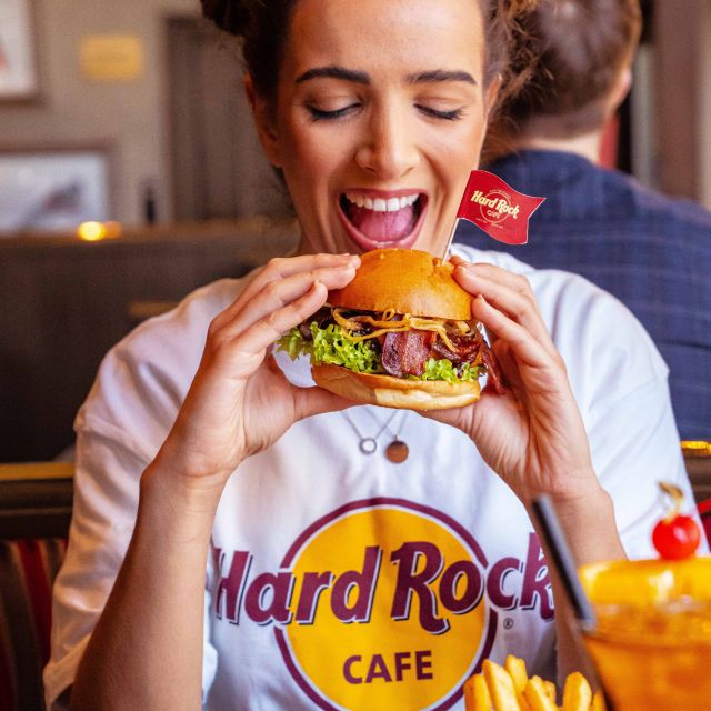Copenhagen: Hard Rock Cafe with Set Menu for Lunch or Dinner - Dining Room Energy: Memorabilia, Music, and That Copenhagen Night Feel