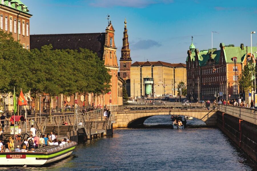Copenhagen: Highlights & Secrets Private Walking Tour - Højbro Plads and Nikolaj: quick stops that set the tone