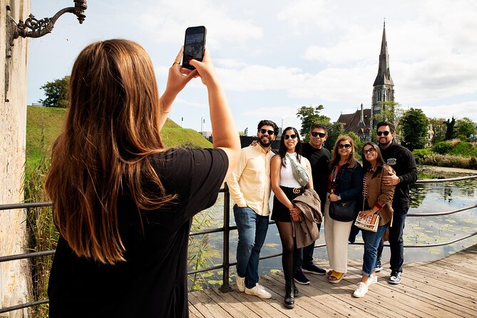 Copenhagen Highlights: Small Group Walking Tour - Max 10 people - Frederiks Kirke (Marmorkirken) and the visual alignment with the palace