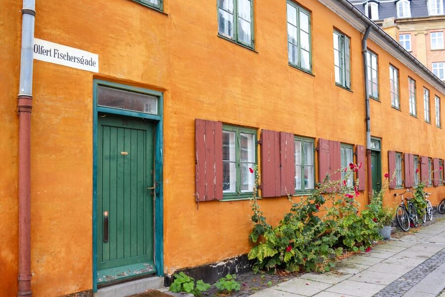 Copenhagen: Hygge & Highlights Walking Tour with Local Guide - Kongens Nytorv and Strøget: Big Squares, Long Pedestrian Energy