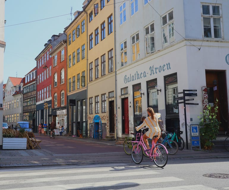 Copenhagen: Hygge & Highlights Walking Tour with Local Guide - Pistolstræde: The Narrow Alley That Changes the Mood