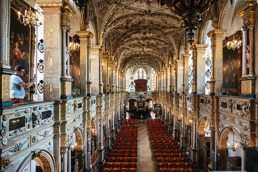 Copenhagen: Kronborg, Frederiksborg Castle and Roskilde Tour - Lunch break and the day’s rhythm on the coach