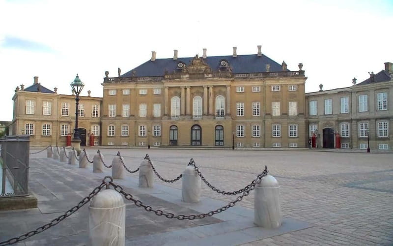 Copenhagen: Maxitour in English - Copenhagen Weather Setup: Rain or Shine Means You Plan