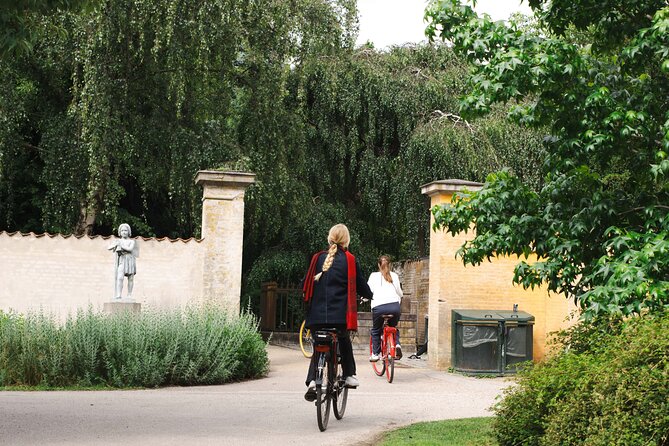 Copenhagen Off the Beaten Tracks: Nørrebro Bike Tour - Starting at Tropical Bikes: gear that keeps the ride pleasant