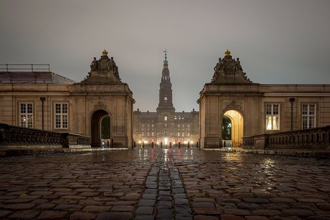 Copenhagen Photography Masterclass - Private Photography Lesson - Copenhagen Opera House and Gammel Strand: when modern angles meet old streets