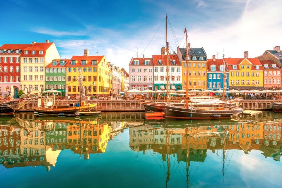 Copenhagen: Private City Walking Tour with Canal Tour Ticket - Getting oriented on foot, without losing the plot