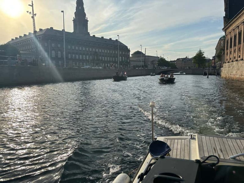 Copenhagen: Private Guided Boat Tour with City Highlights - 3 hours: Reffen street food plus The Little Mermaid