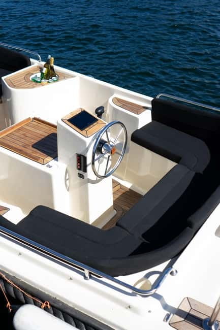 Copenhagen: Private Guided Boat Tour with City Highlights - Captain Oni runs the show, with a personal, funny touch