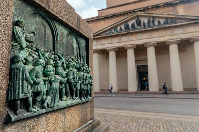 Copenhagen Private Tour: Highlights & Hidden Gems by Bike or Foot - The Long Snack-and-Questions Stop: Where the Tour Turns Useful