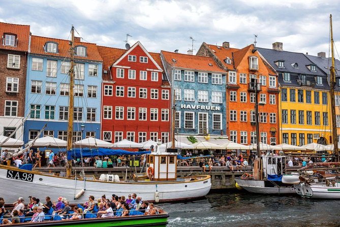 Copenhagen Private Transfer from Copenhagen city centre to Copenhagen airport - Premium Sedan or 6-Seat Van, and What That Means for Group Travel