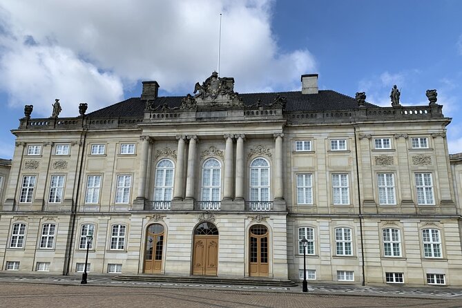 Copenhagen's Royal History: A Self-Guided Walking Tour - Stop 1: King’s New Square and the VoiceMap setup