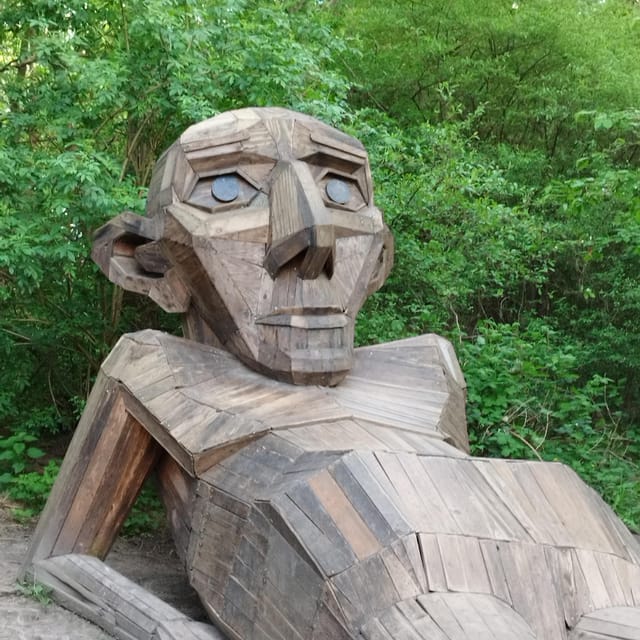 Copenhagen: Six Forgotten Giant Sculptures Tour by Bus - Oscar Under The Bridge: Art Meets Infrastructure
