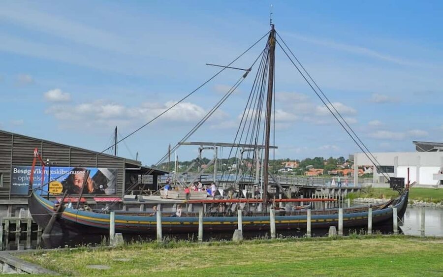 Copenhagen: Tour of Roskilde, the Viking city in Spanish with tickets - How the 4-Hour Schedule Feels in Real Life