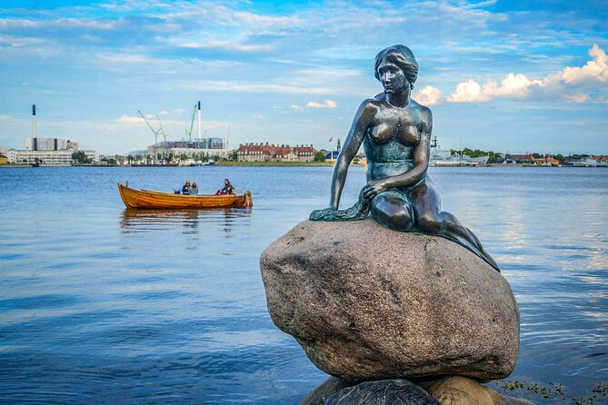 Copenhagen Walking Tour with Audioguide on Your Smartphone - How this smartphone audio tour works in real life