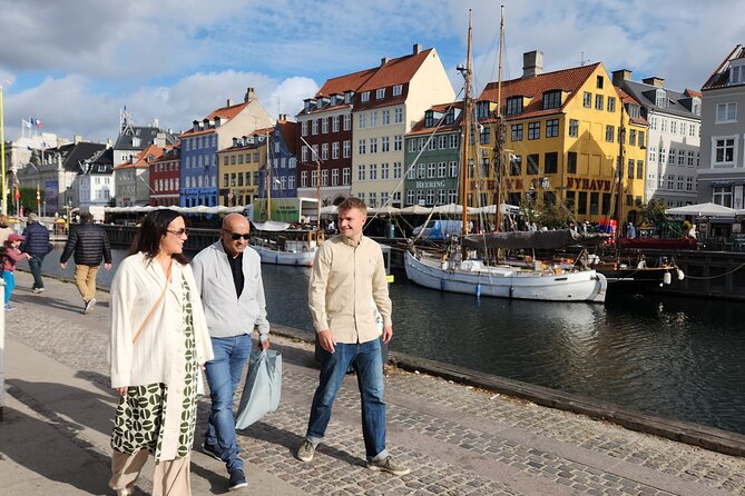 Cph Contast walk with Coffee, Cake & Culture - Broens Gadekøkken: street food culture without the tourist-crowd vibe