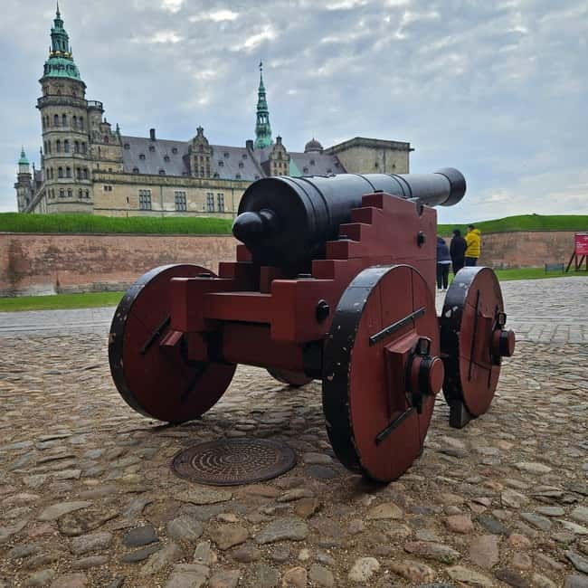 Easy Pace Tour of Kronborg Castle and Frederiksborg Palace - Frederiksborg Palace: Renaissance scale with self-guided freedom