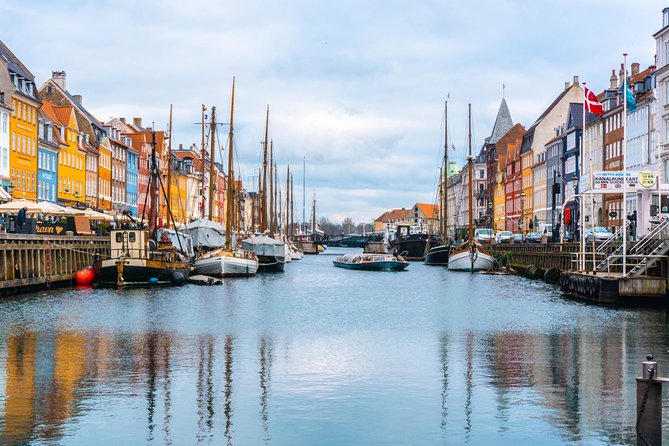 Explore Copenhagen in 60 minutes with a Local - The central meeting point stop: learning the rhythm of daily life