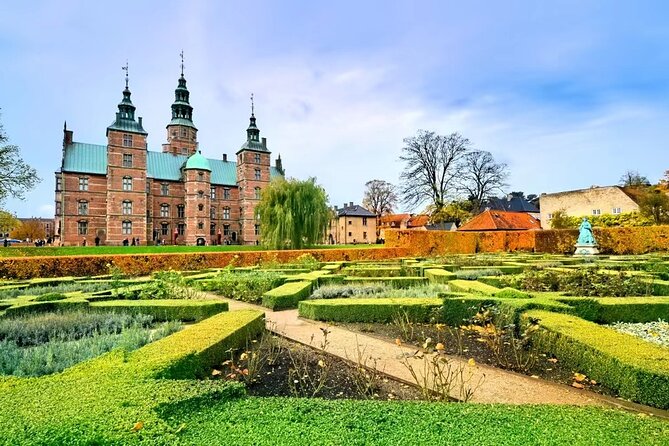 Fascinating Royal Castles in Copenhagen - Private Walking Tour - Amalienborg Palace Museum, still a royal home with a watch-worthy moment