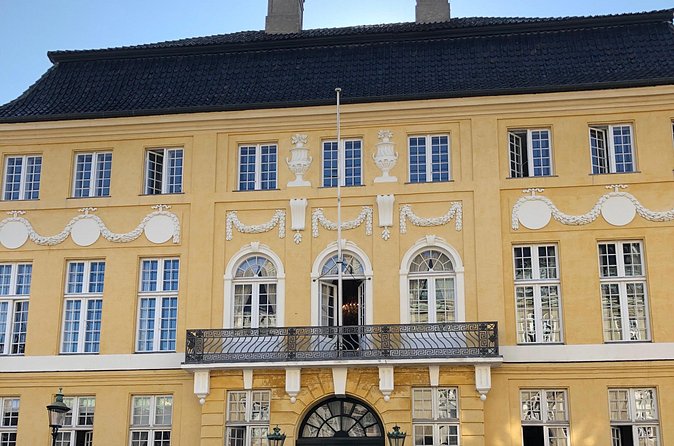 Historical Pod Walk Tour on the Slaves of Copenhagen - Admission tickets not included: plan for street-level viewing