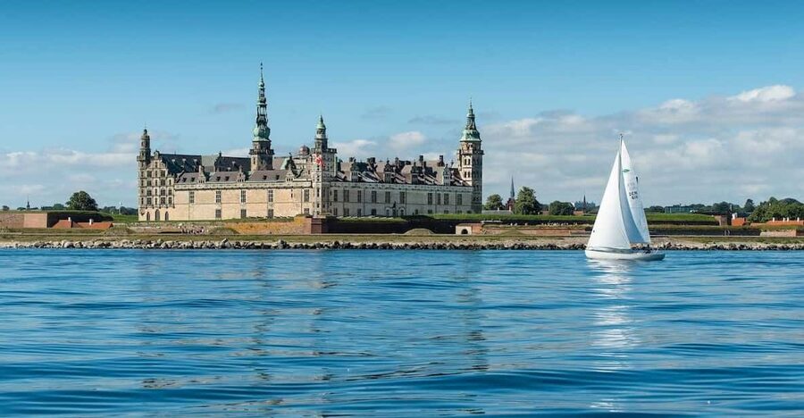 Kronborg Castle Entry Ticket - The rooms that make Kronborg click: tapestries, ballroom, and dungeons