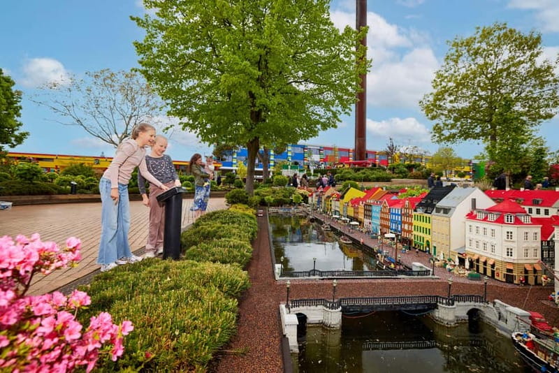 LEGOLAND® Billund: 2-Day Entry Ticket within 6 Days - Getting in faster: using the voucher at the main entrance
