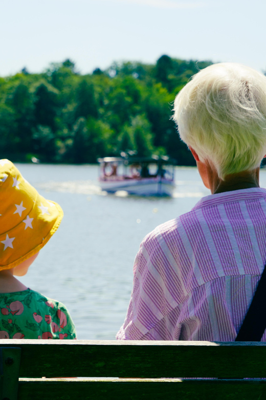Lyngby & Bagsværd Lake: Baadfarten Boat Ride - Getting on board at Den Fælleskommunale Bådfart (and where the day ends)